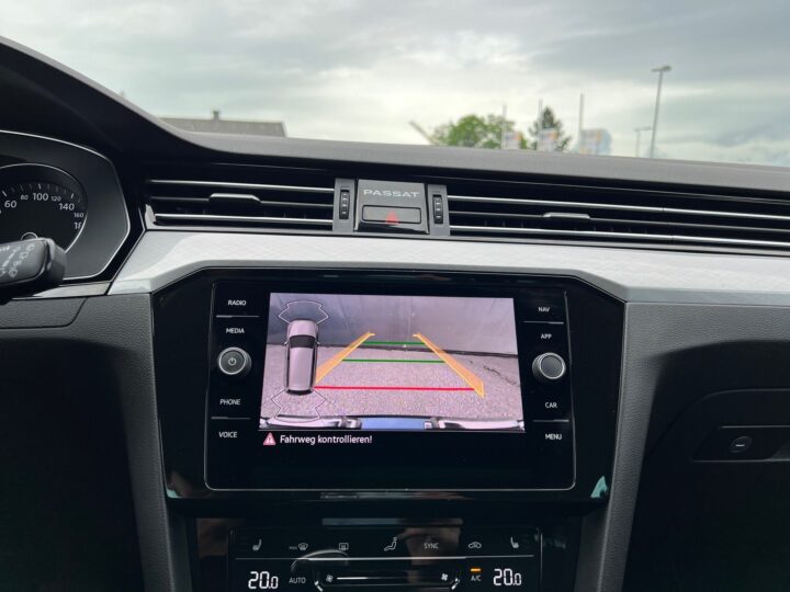 Abbildung Fahrzeugdetailansicht Volkswagen Passat Variant - Nr. 27