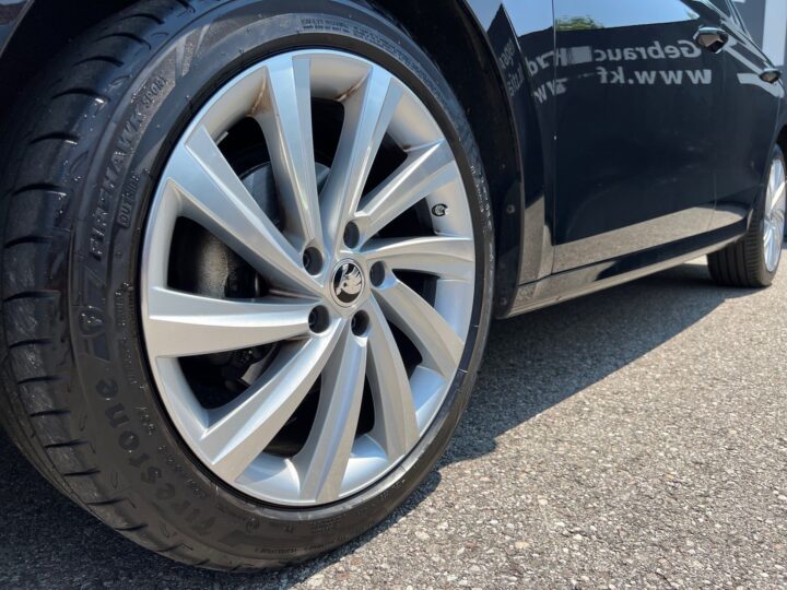 Abbildung Fahrzeugdetailansicht Skoda Octavia - Nr. 37