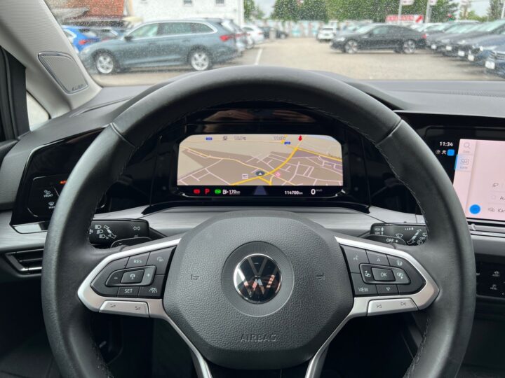 Abbildung Fahrzeugdetailansicht Volkswagen Golf Variant - Nr. 15