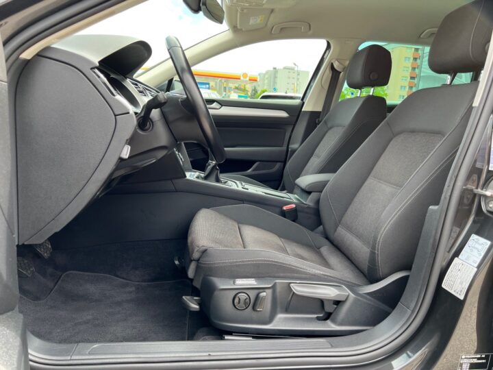 Abbildung Fahrzeugdetailansicht Volkswagen Passat Variant - Nr. 12