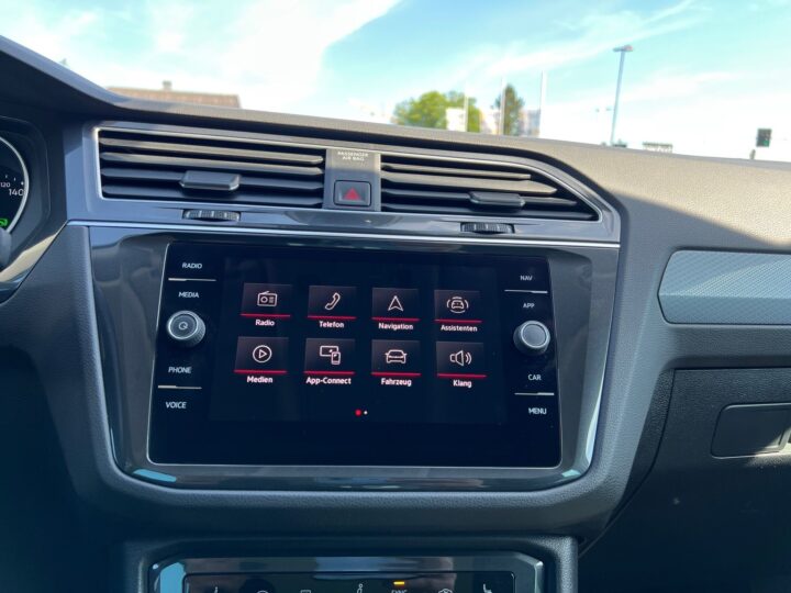 Abbildung Fahrzeugdetailansicht Volkswagen Tiguan - Nr. 17
