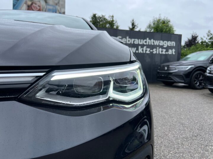 Abbildung Fahrzeugdetailansicht Volkswagen Golf Variant - Nr. 35