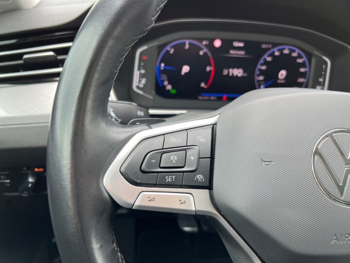 Abbildung Fahrzeugdetailansicht Volkswagen Passat Variant - Nr. 39