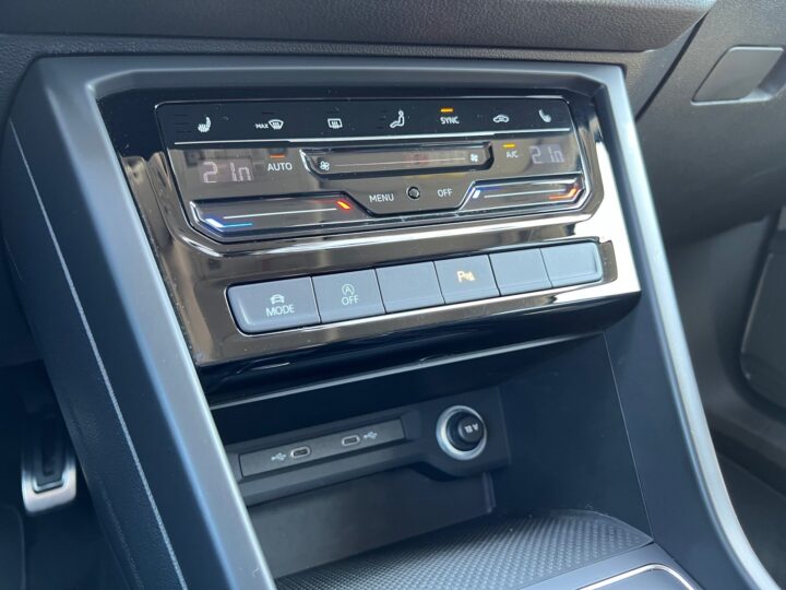 Abbildung Fahrzeugdetailansicht Volkswagen Touran - Nr. 28