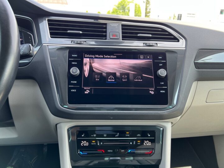 Abbildung Fahrzeugdetailansicht Volkswagen Tiguan - Nr. 27