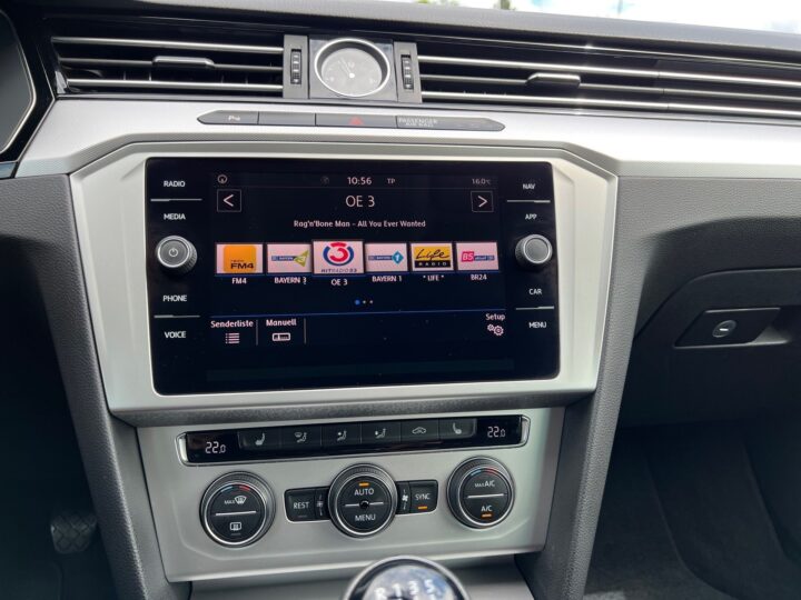 Abbildung Fahrzeugdetailansicht Volkswagen Passat Variant - Nr. 19