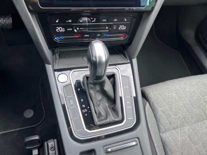 Abbildung Fahrzeugdetailansicht Volkswagen Passat Variant - Nr. 28