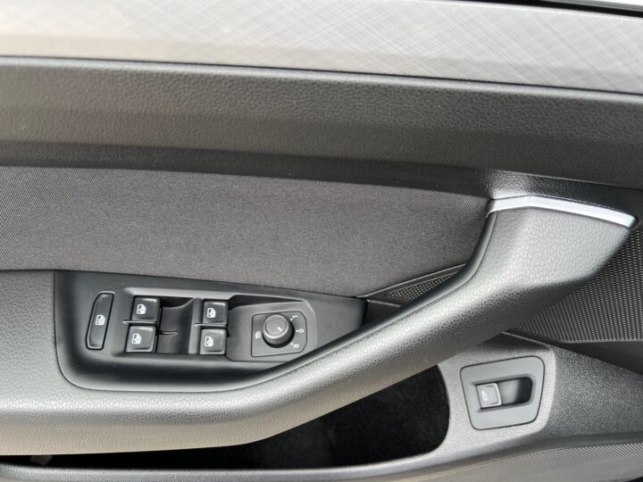 Abbildung Fahrzeugdetailansicht Volkswagen Passat Variant - Nr. 32