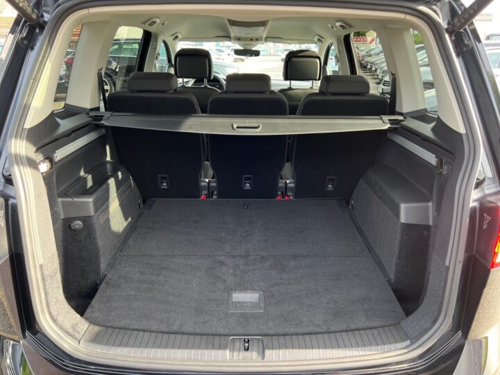 Abbildung Fahrzeugdetailansicht Volkswagen Touran - Nr. 14