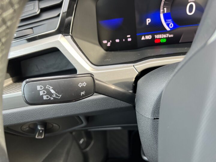 Abbildung Fahrzeugdetailansicht Volkswagen Touran - Nr. 44