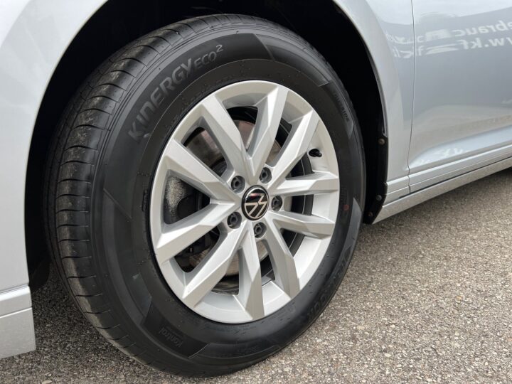 Abbildung Fahrzeugdetailansicht Volkswagen Passat Variant - Nr. 36