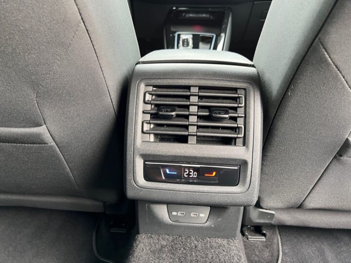 Abbildung Fahrzeugdetailansicht Volkswagen Golf Variant - Nr. 32