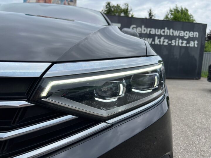 Abbildung Fahrzeugdetailansicht Volkswagen Passat Variant - Nr. 36