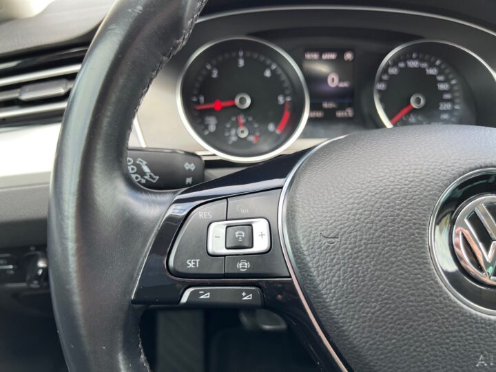 Abbildung Fahrzeugdetailansicht Volkswagen Passat Variant - Nr. 39