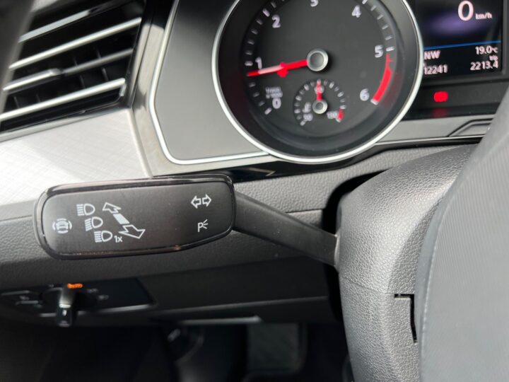 Abbildung Fahrzeugdetailansicht Volkswagen Passat Variant - Nr. 41