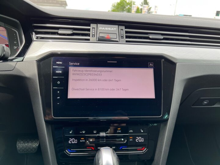 Abbildung Fahrzeugdetailansicht Volkswagen Passat Variant - Nr. 25