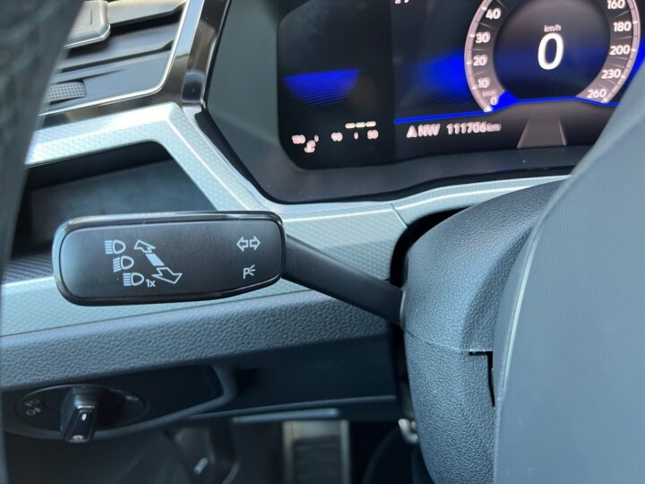 Abbildung Fahrzeugdetailansicht Volkswagen Touran - Nr. 43