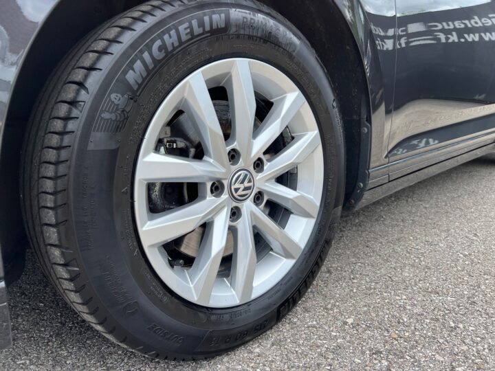 Abbildung Fahrzeugdetailansicht Volkswagen Passat Variant - Nr. 36