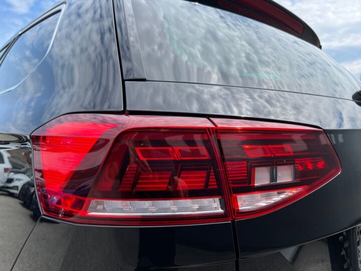 Abbildung Fahrzeugdetailansicht Volkswagen Passat Variant - Nr. 39