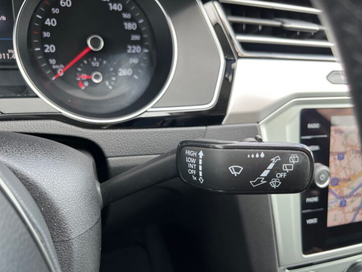 Abbildung Fahrzeugdetailansicht Volkswagen Passat Variant - Nr. 40