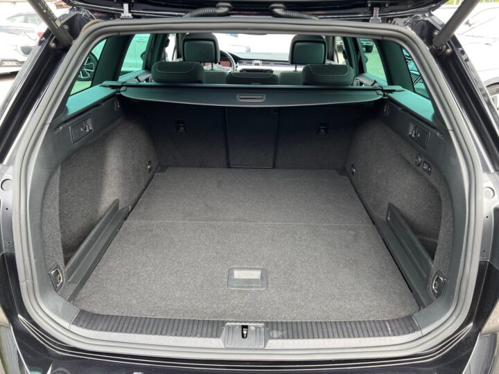 Abbildung Fahrzeugdetailansicht Volkswagen Passat Variant - Nr. 14