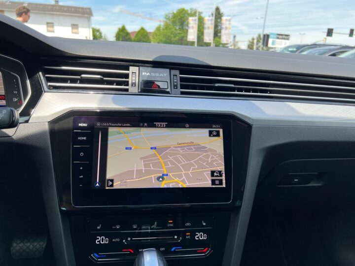 Abbildung Fahrzeugdetailansicht Volkswagen Passat Variant - Nr. 24