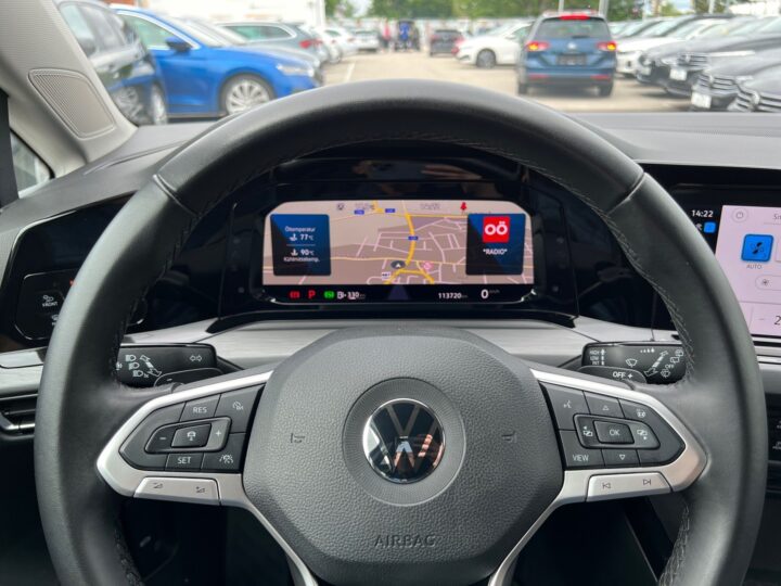 Abbildung Fahrzeugdetailansicht Volkswagen Golf Variant - Nr. 15