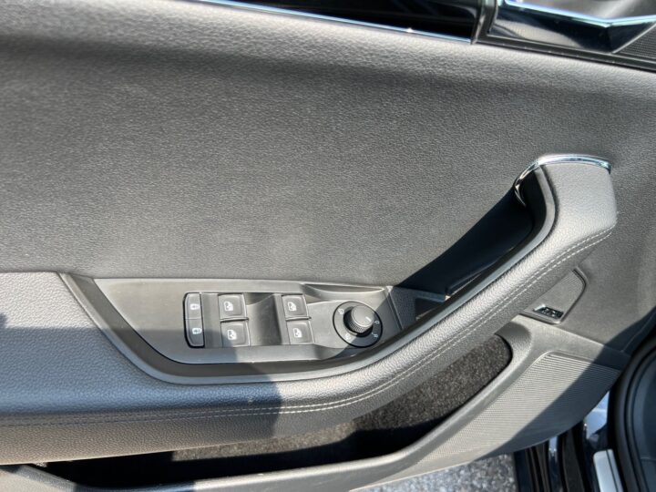 Abbildung Fahrzeugdetailansicht Skoda Superb - Nr. 32