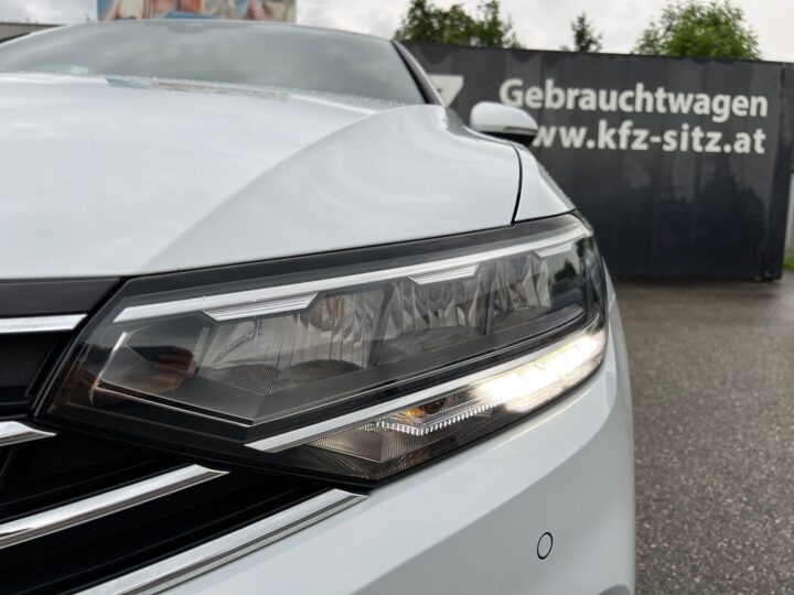 Abbildung Fahrzeugdetailansicht Volkswagen Passat Variant - Nr. 35