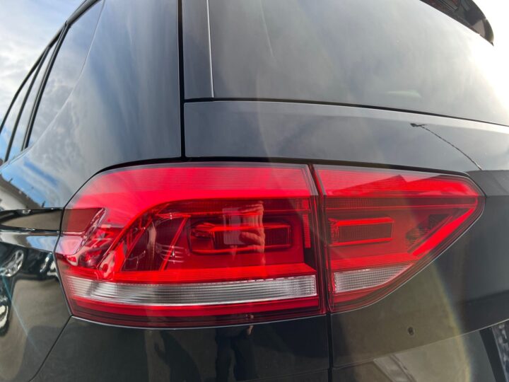 Abbildung Fahrzeugdetailansicht Volkswagen Touran - Nr. 39