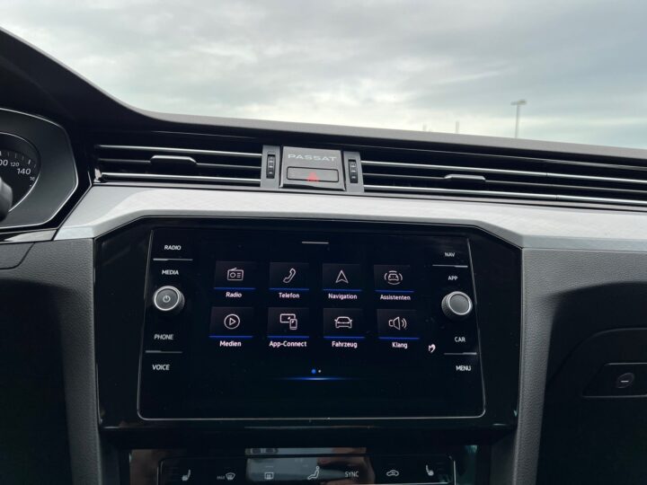 Abbildung Fahrzeugdetailansicht Volkswagen Passat Variant - Nr. 18