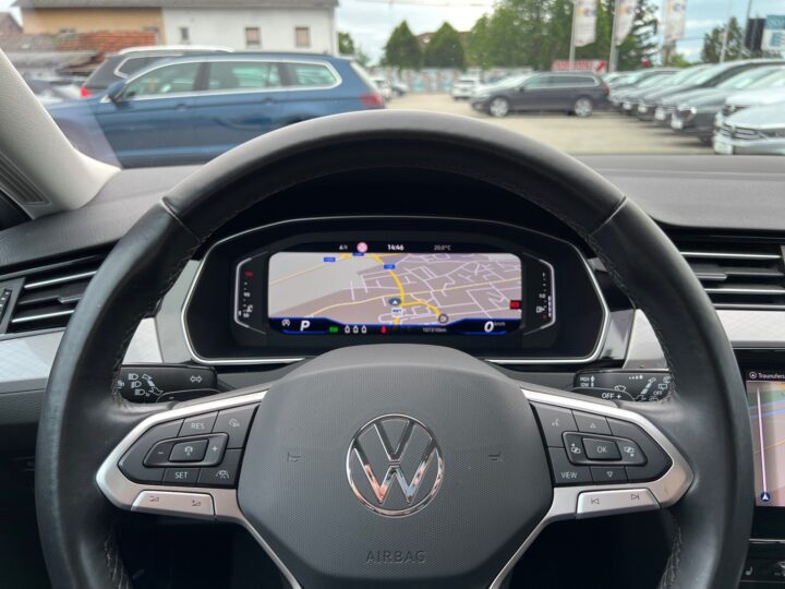 Abbildung Fahrzeugdetailansicht Volkswagen Passat Variant - Nr. 15