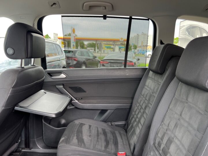 Abbildung Fahrzeugdetailansicht Volkswagen Touran - Nr. 33