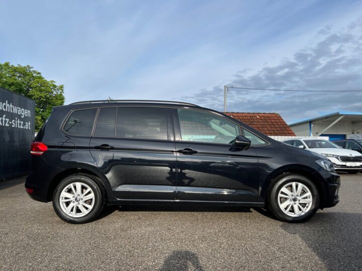 Abbildung Fahrzeugdetailansicht Volkswagen Touran - Nr. 1