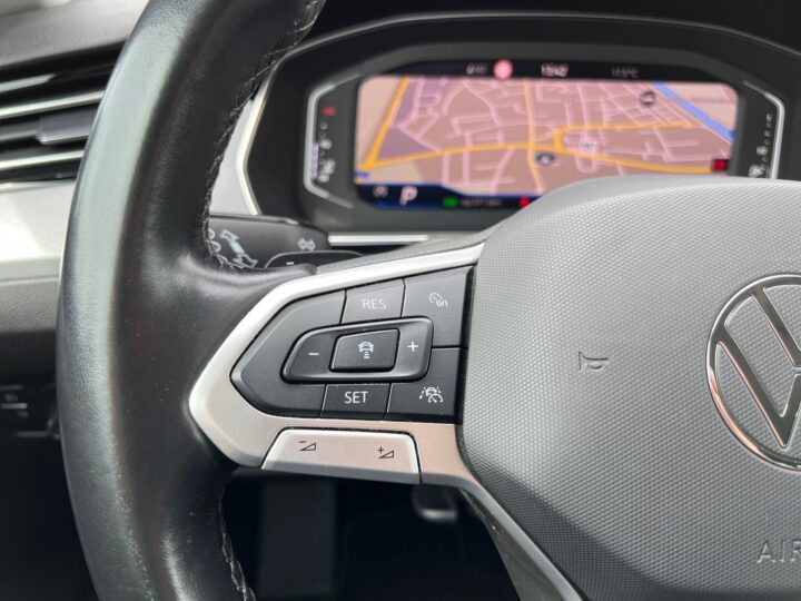 Abbildung Fahrzeugdetailansicht Volkswagen Passat Variant - Nr. 44