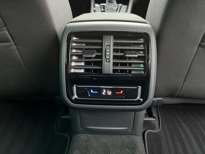 Abbildung Fahrzeugdetailansicht Volkswagen Passat Variant - Nr. 32