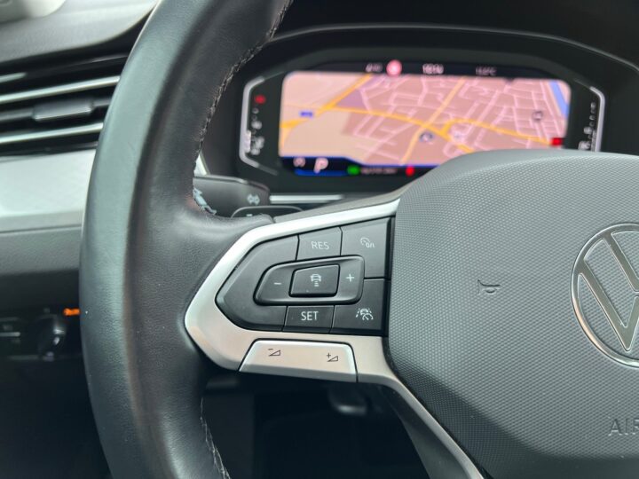 Abbildung Fahrzeugdetailansicht Volkswagen Passat Variant - Nr. 41