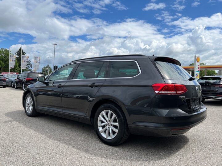 Abbildung Fahrzeugdetailansicht Volkswagen Passat Variant - Nr. 4