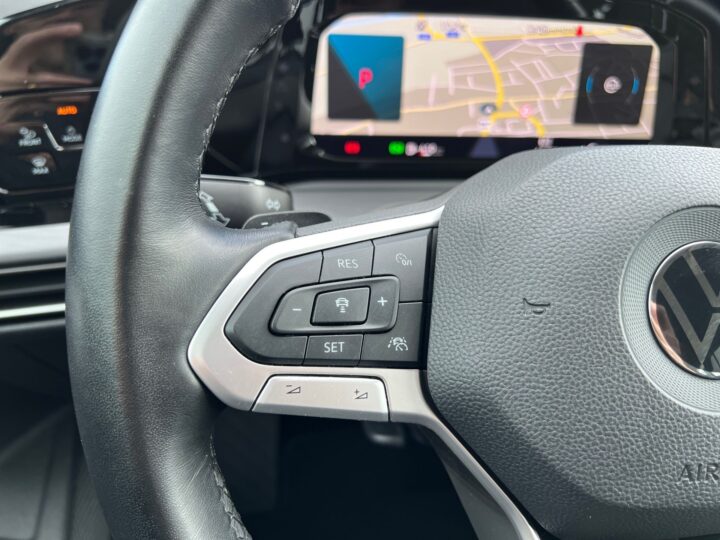 Abbildung Fahrzeugdetailansicht Volkswagen Golf Variant - Nr. 41