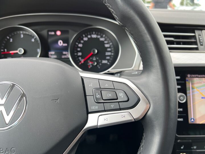 Abbildung Fahrzeugdetailansicht Volkswagen Passat Variant - Nr. 38