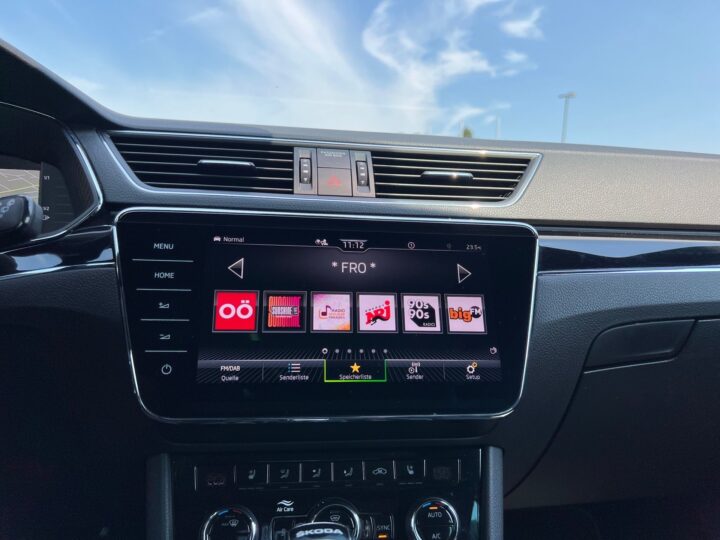 Abbildung Fahrzeugdetailansicht Skoda Superb - Nr. 19