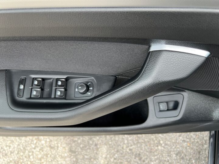 Abbildung Fahrzeugdetailansicht Volkswagen Passat Variant - Nr. 31