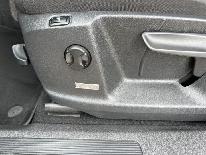 Abbildung Fahrzeugdetailansicht Volkswagen Touran - Nr. 30