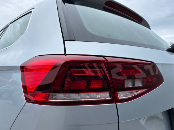 Abbildung Fahrzeugdetailansicht Volkswagen Passat Variant - Nr. 37
