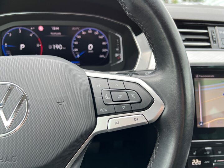 Abbildung Fahrzeugdetailansicht Volkswagen Passat Variant - Nr. 38