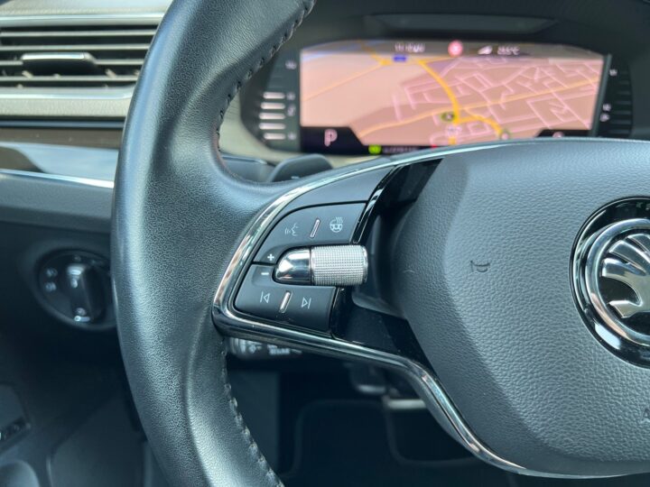 Abbildung Fahrzeugdetailansicht Skoda Superb - Nr. 44