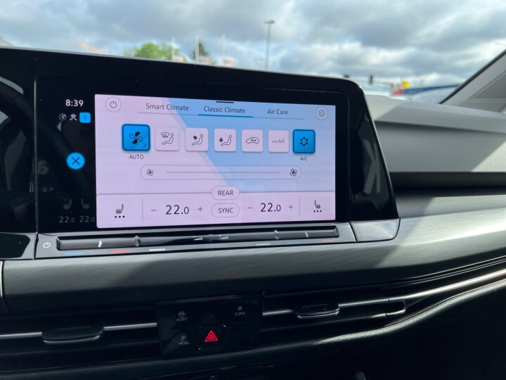 Abbildung Fahrzeugdetailansicht Volkswagen Golf Variant - Nr. 25
