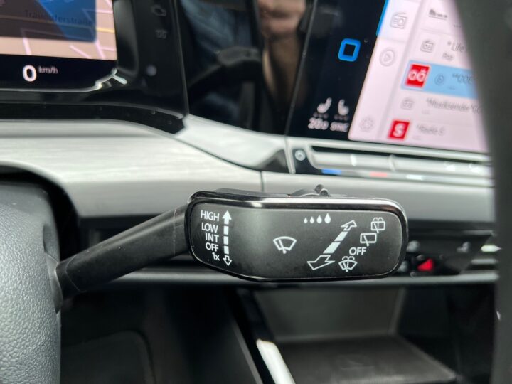 Abbildung Fahrzeugdetailansicht Volkswagen Golf Variant - Nr. 41