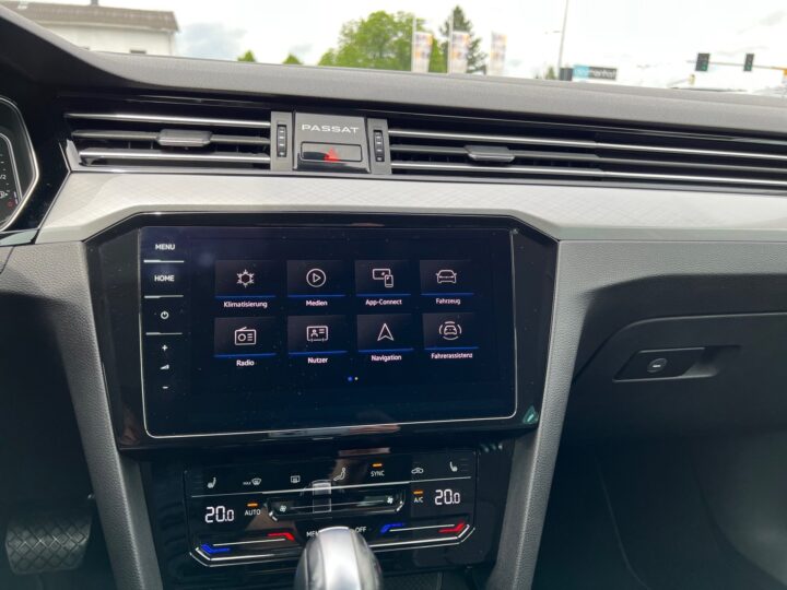 Abbildung Fahrzeugdetailansicht Volkswagen Passat Variant - Nr. 18