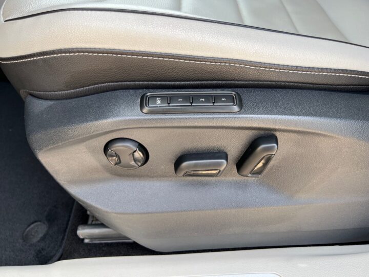 Abbildung Fahrzeugdetailansicht Volkswagen Tiguan - Nr. 31